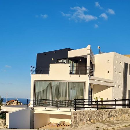 Superior Villa Between The Mountain And The Sea 4+1 Agios Epiktitos Bagian luar foto